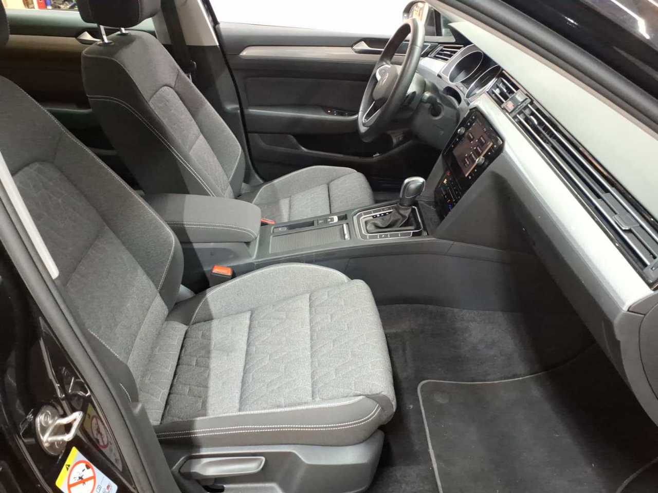 Volkswagen Passat Variant 2.0 TDI SCR DSG Business 8