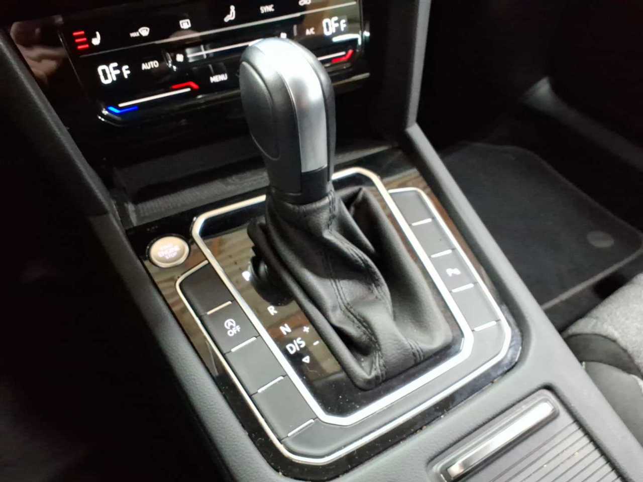 Volkswagen Passat Variant 2.0 TDI SCR DSG Business 16