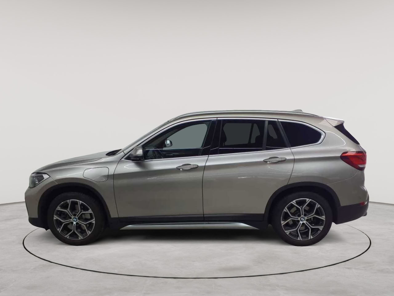 BMW X1 xDrive25e xLine 6