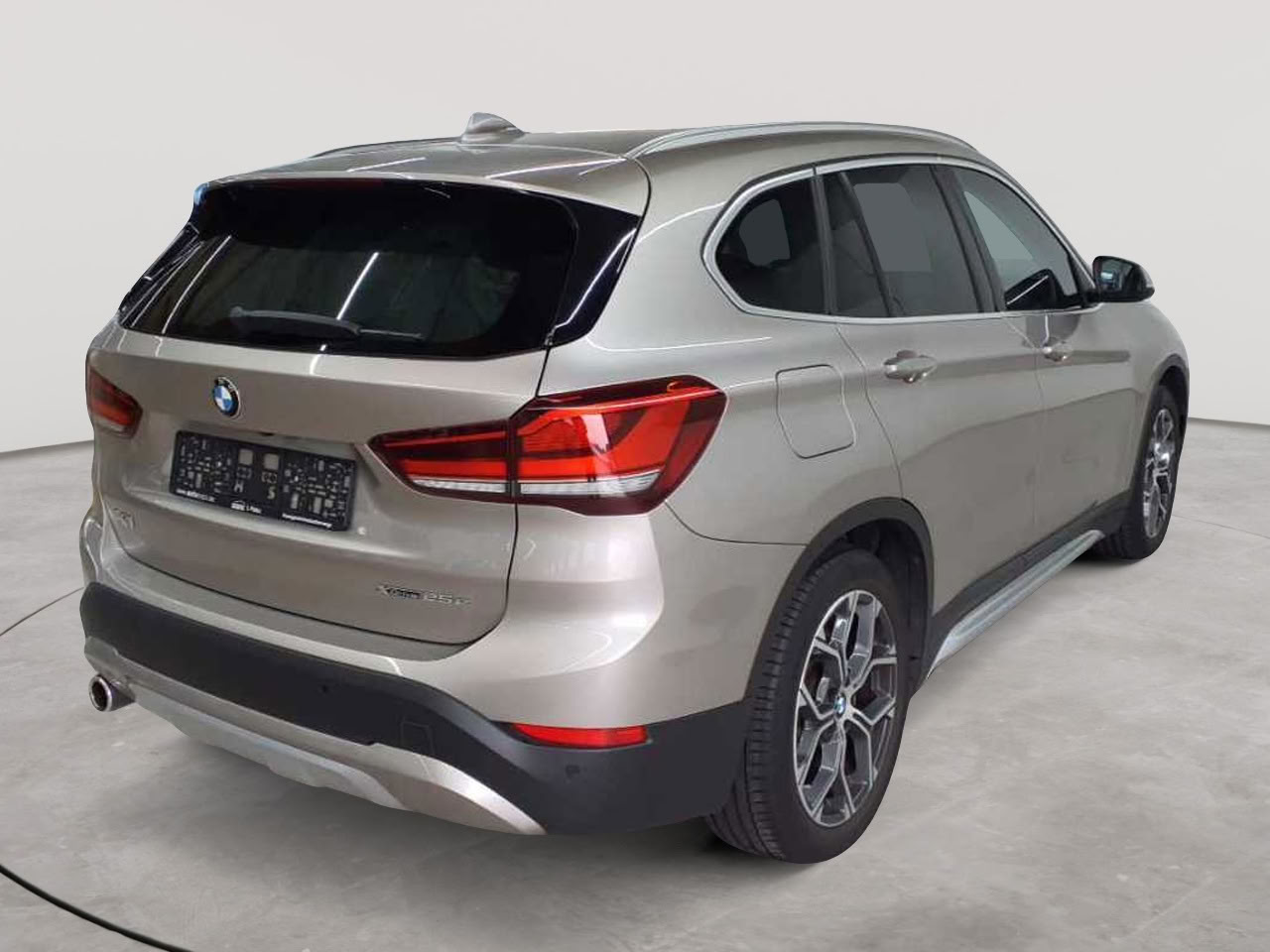 BMW X1 xDrive25e xLine 4