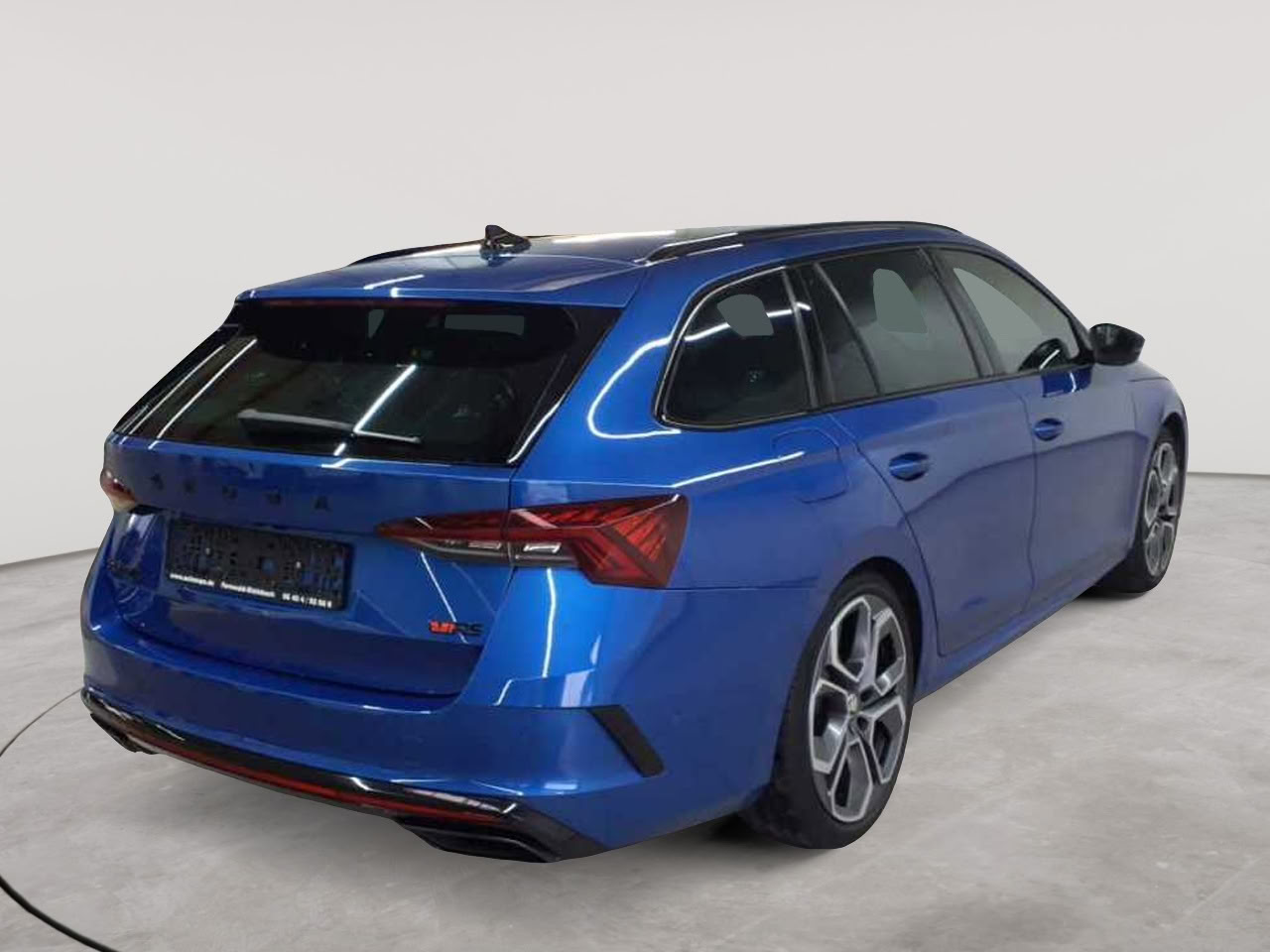 Skoda Octavia Combi 2.0 TDI DSG RS Plus 4