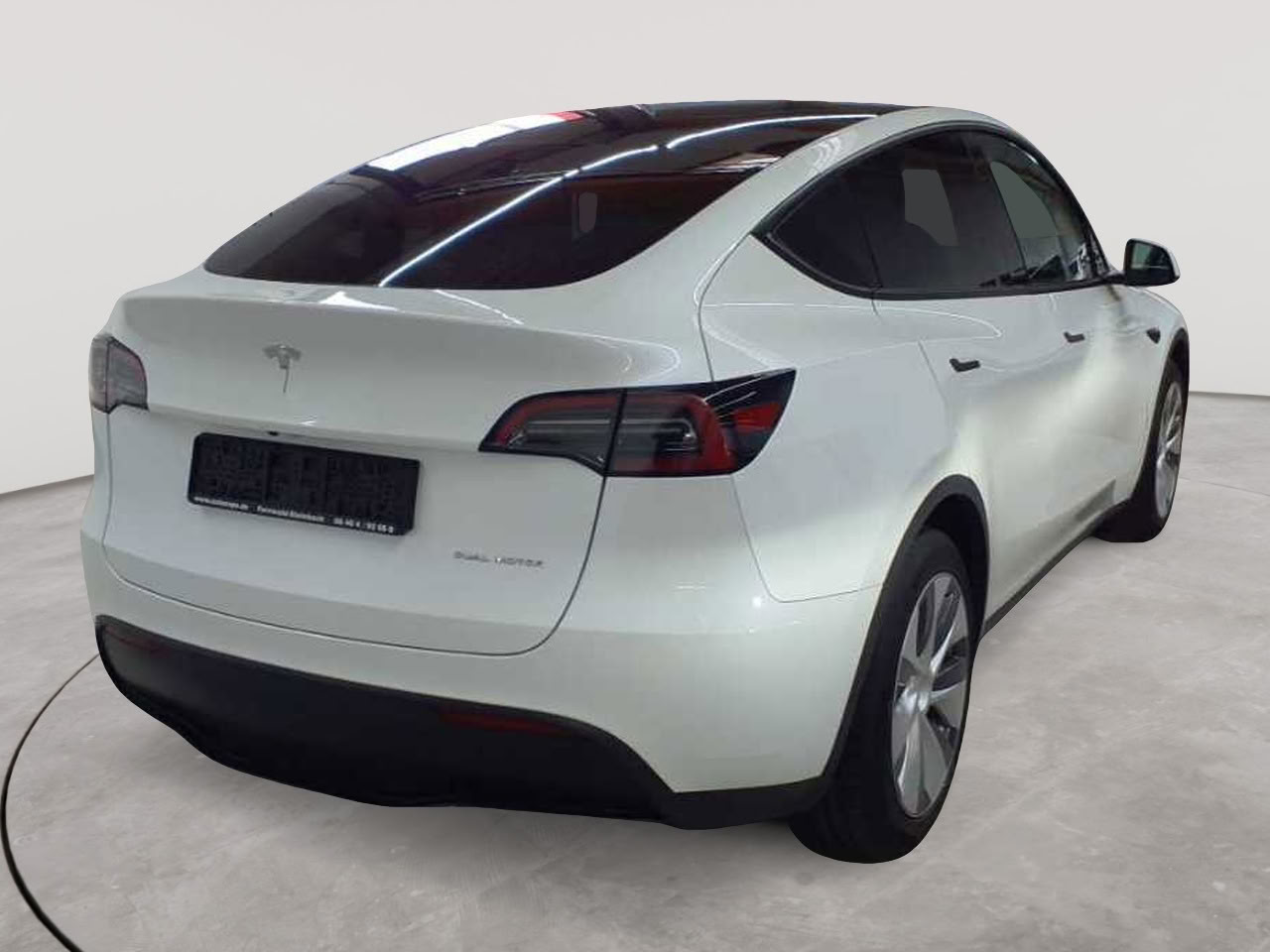 Tesla Model Y Long Range Dual Motor AWD 4