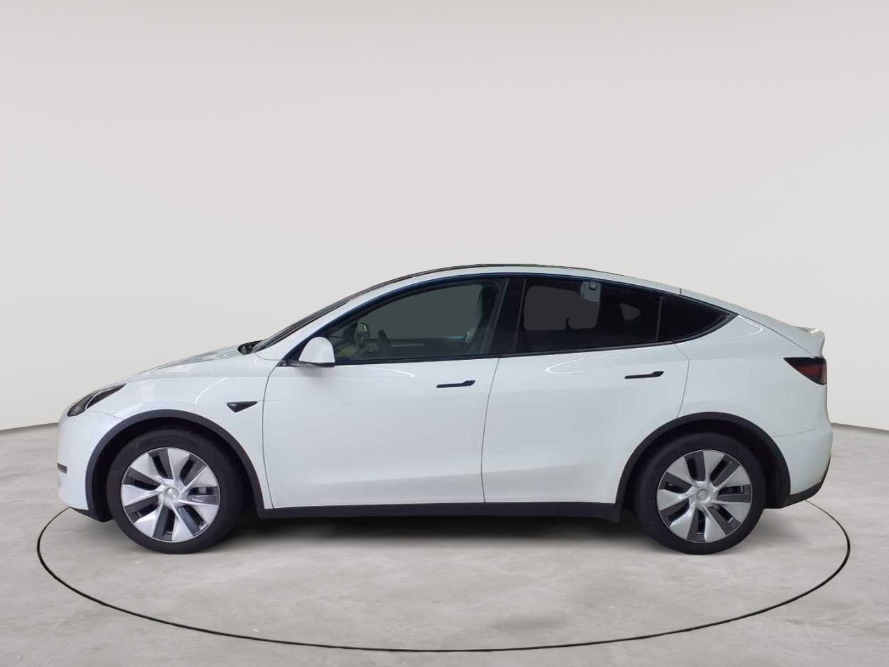 Tesla Model Y Long Range Dual Motor AWD 6