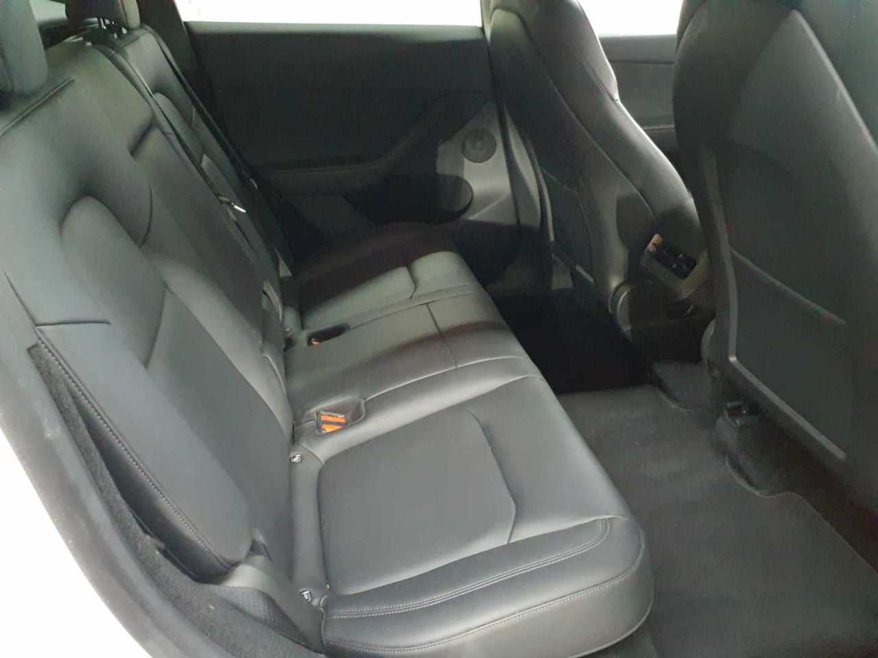 Tesla Model Y Long Range Dual Motor AWD 14