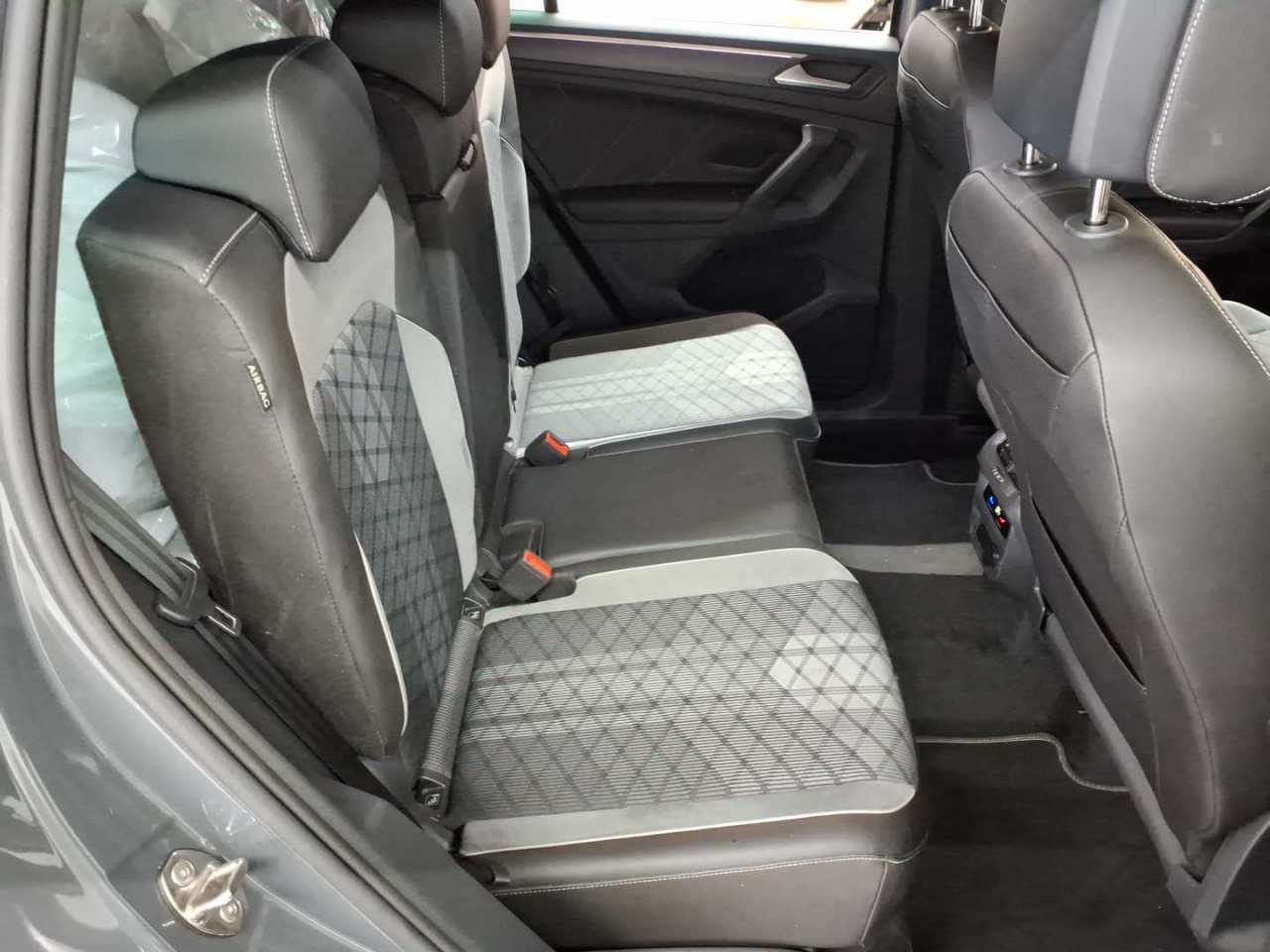 Volkswagen Tiguan 1.4 eHybrid OPF DSG R-Line 14