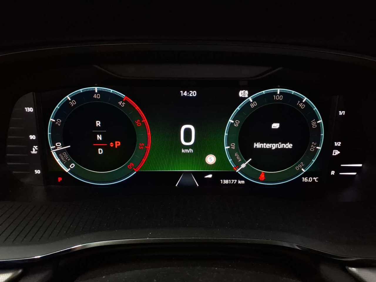 Skoda Octavia Combi 2.0 TDI DSG First Edition 11
