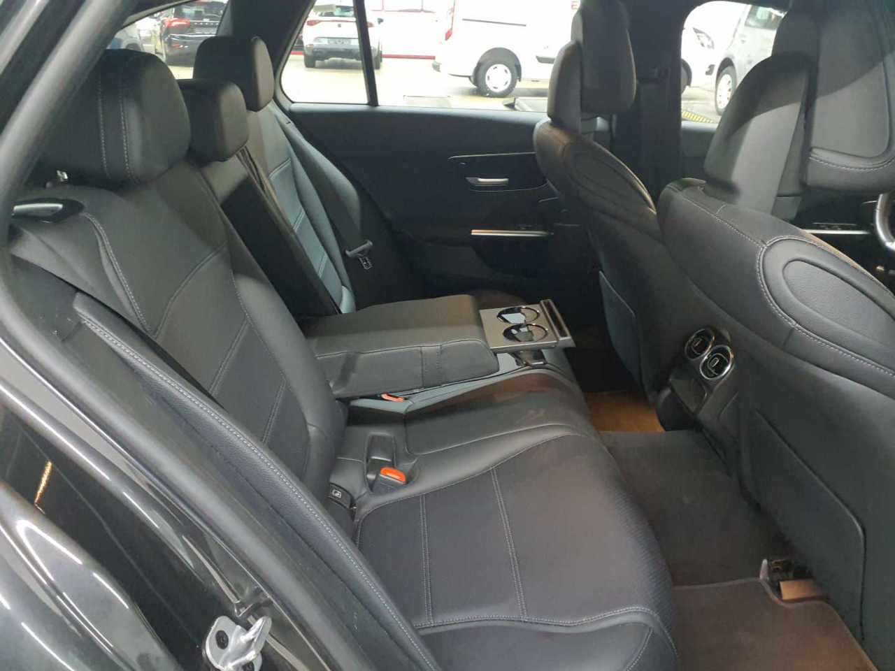 Mercedes-Benz C 300 e T 9G-TRONIC Avantgarde 13