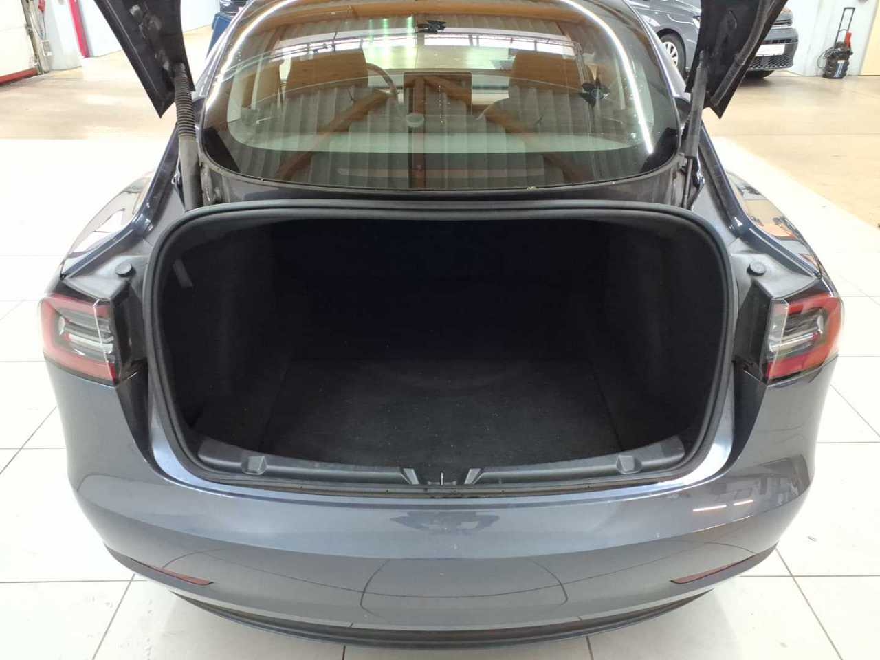 Tesla Model 3 RWD Hinterradantrieb 15