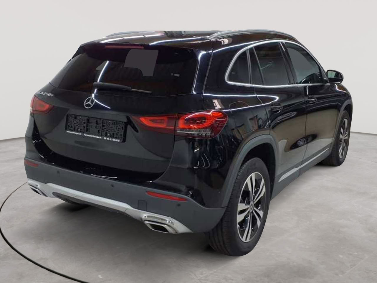 Mercedes-Benz GLA 250 e 8G-DCT Progressive 4
