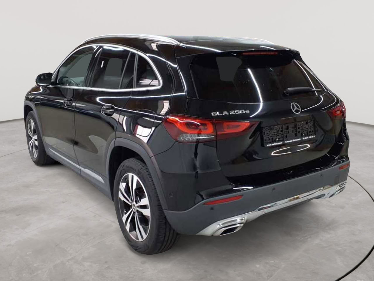 Mercedes-Benz GLA 250 e 8G-DCT Progressive 5