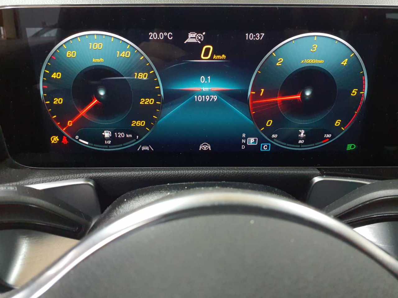 Mercedes-Benz GLB 200 d 8G-DCT Progressive 11