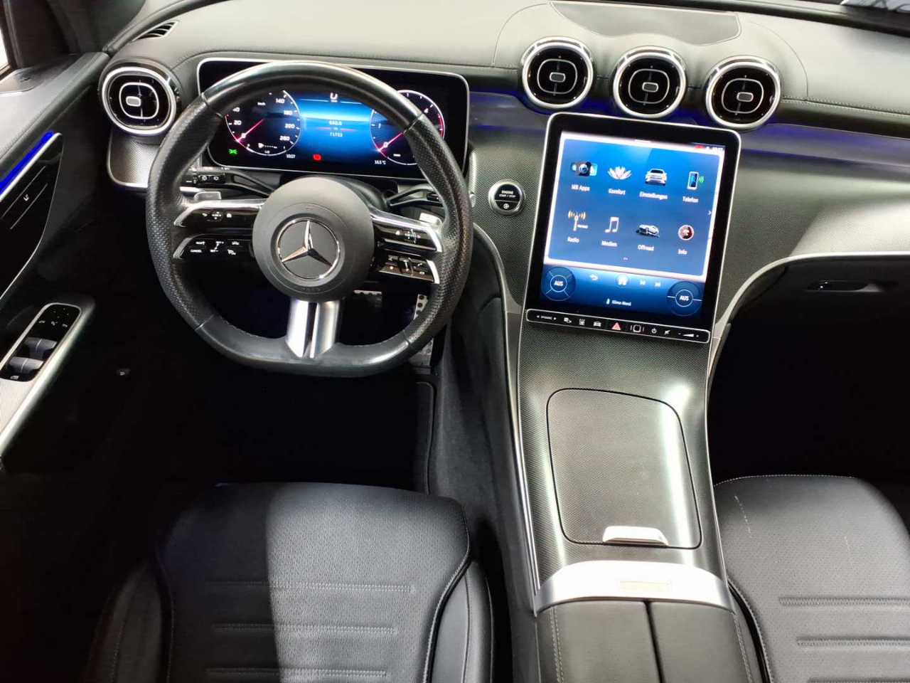 Mercedes-Benz GLC 220 d 4Matic 9G-TRONIC AMG Line Advanced 10