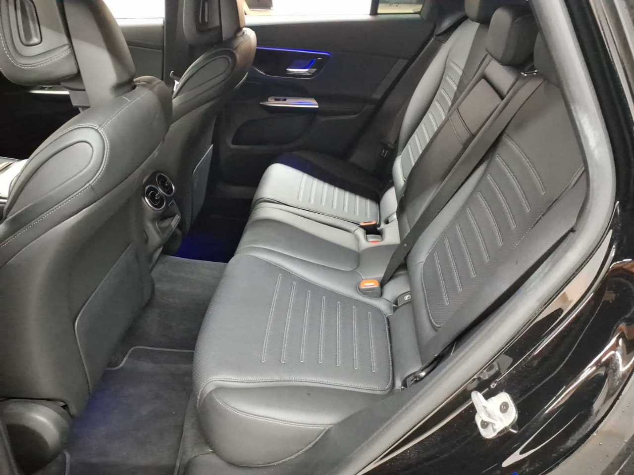 Mercedes-Benz GLC 220 d 4Matic 9G-TRONIC AMG Line Advanced 13