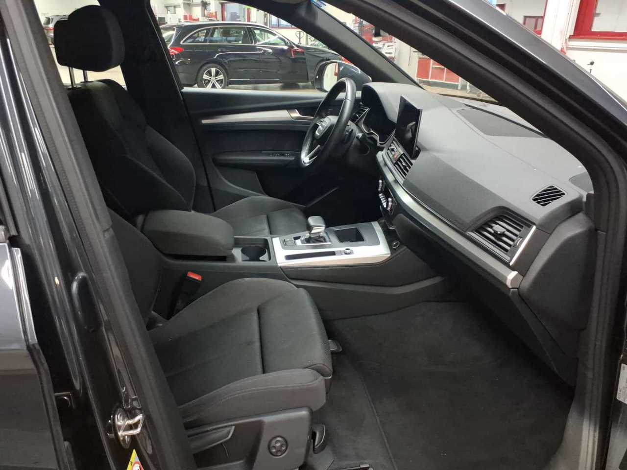 Audi Q5 35 TDI S tronic advanced 8