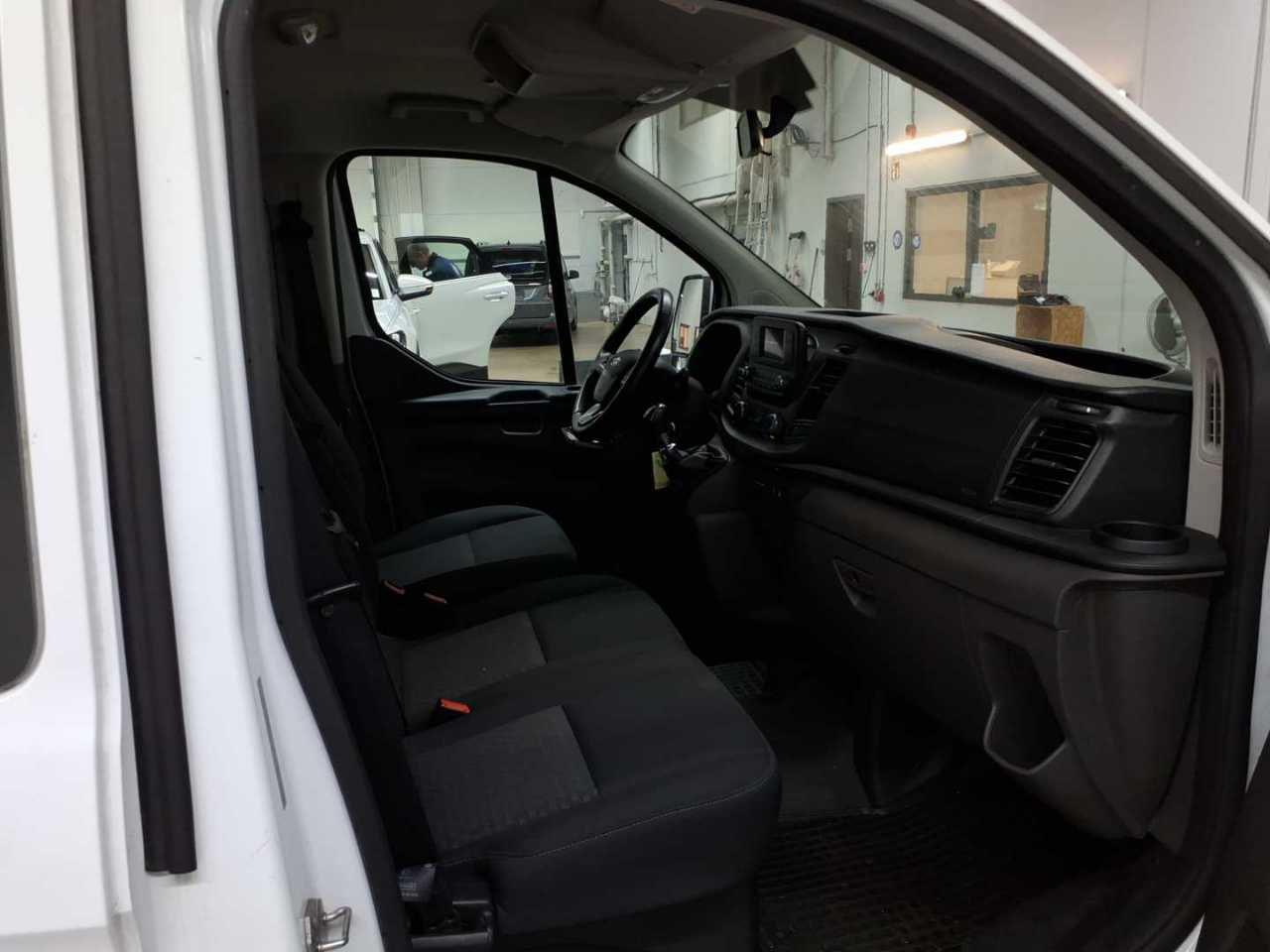 Ford Transit Custom 320 L2H1 LKW VA Trend 8