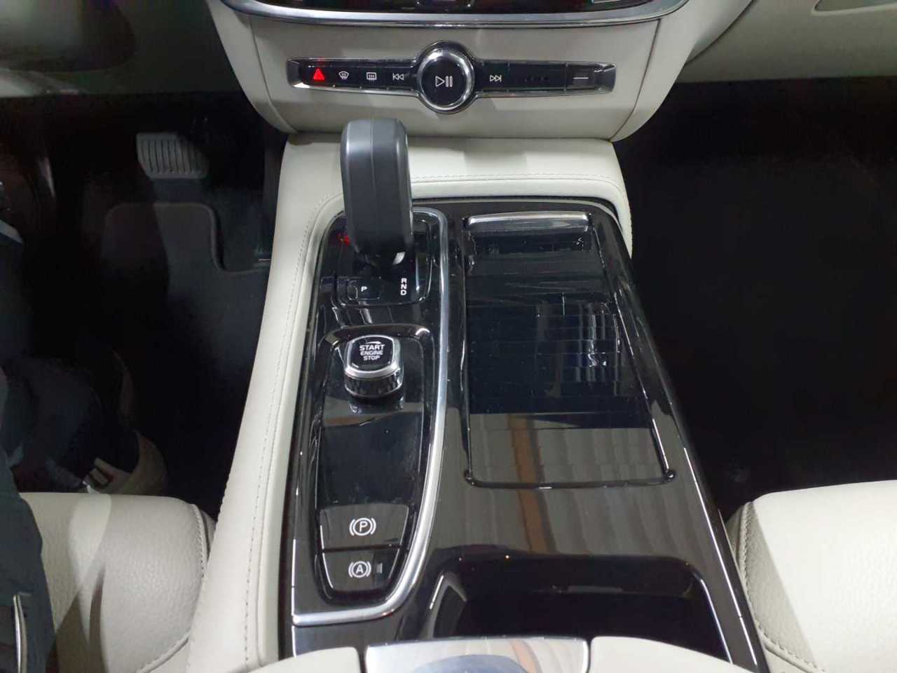Volvo V90 T6 Recharge AWD Core 10
