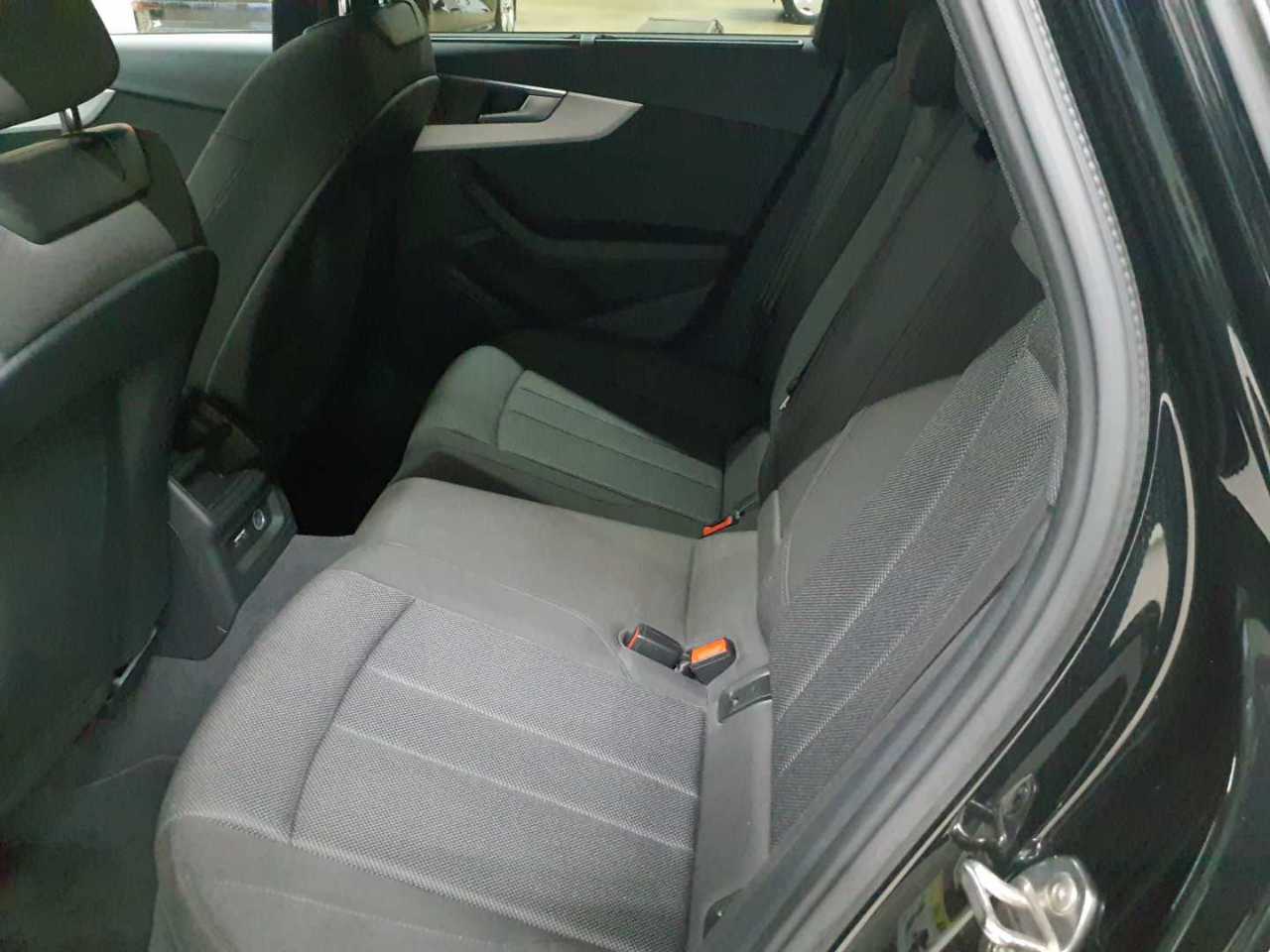 Audi A4 Avant 40 TDI S tronic 13