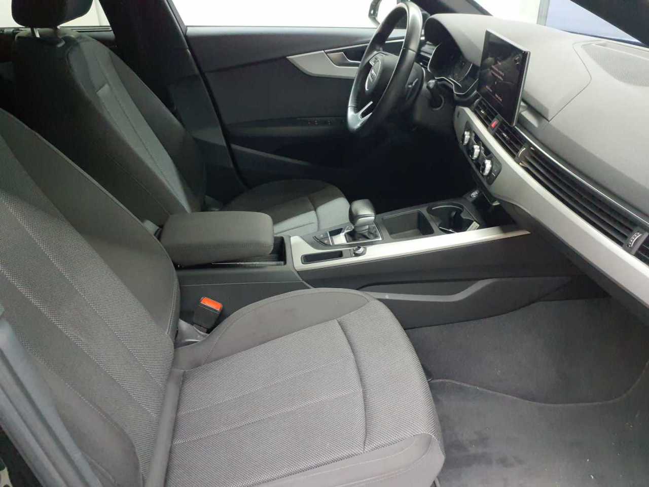 Audi A4 Avant 40 TDI S tronic 8