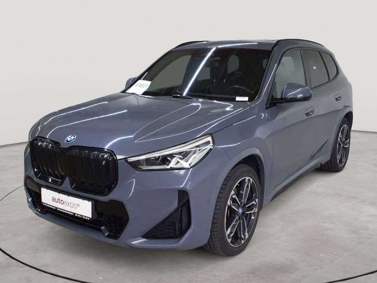 BMW iX1 xDrive30 M Sportpaket 2