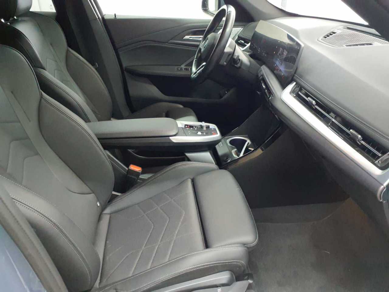 BMW iX1 xDrive30 M Sportpaket 8
