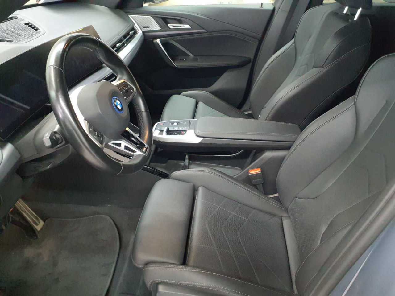 BMW iX1 xDrive30 M Sportpaket 7