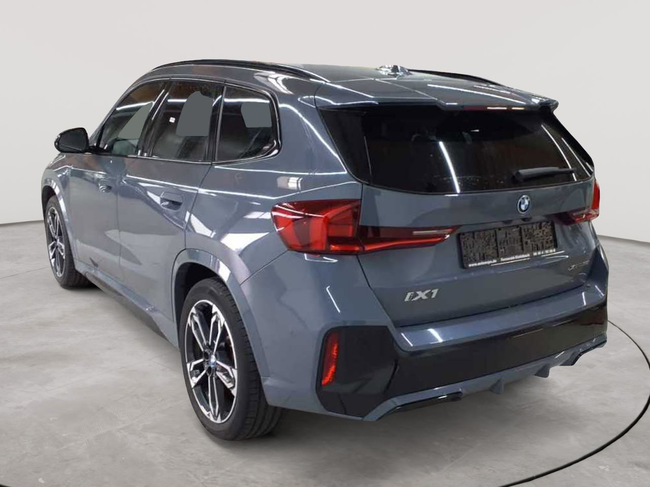 BMW iX1 xDrive30 M Sportpaket 5