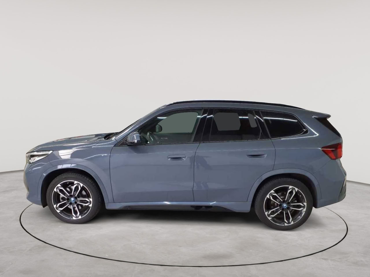 BMW iX1 xDrive30 M Sportpaket 6