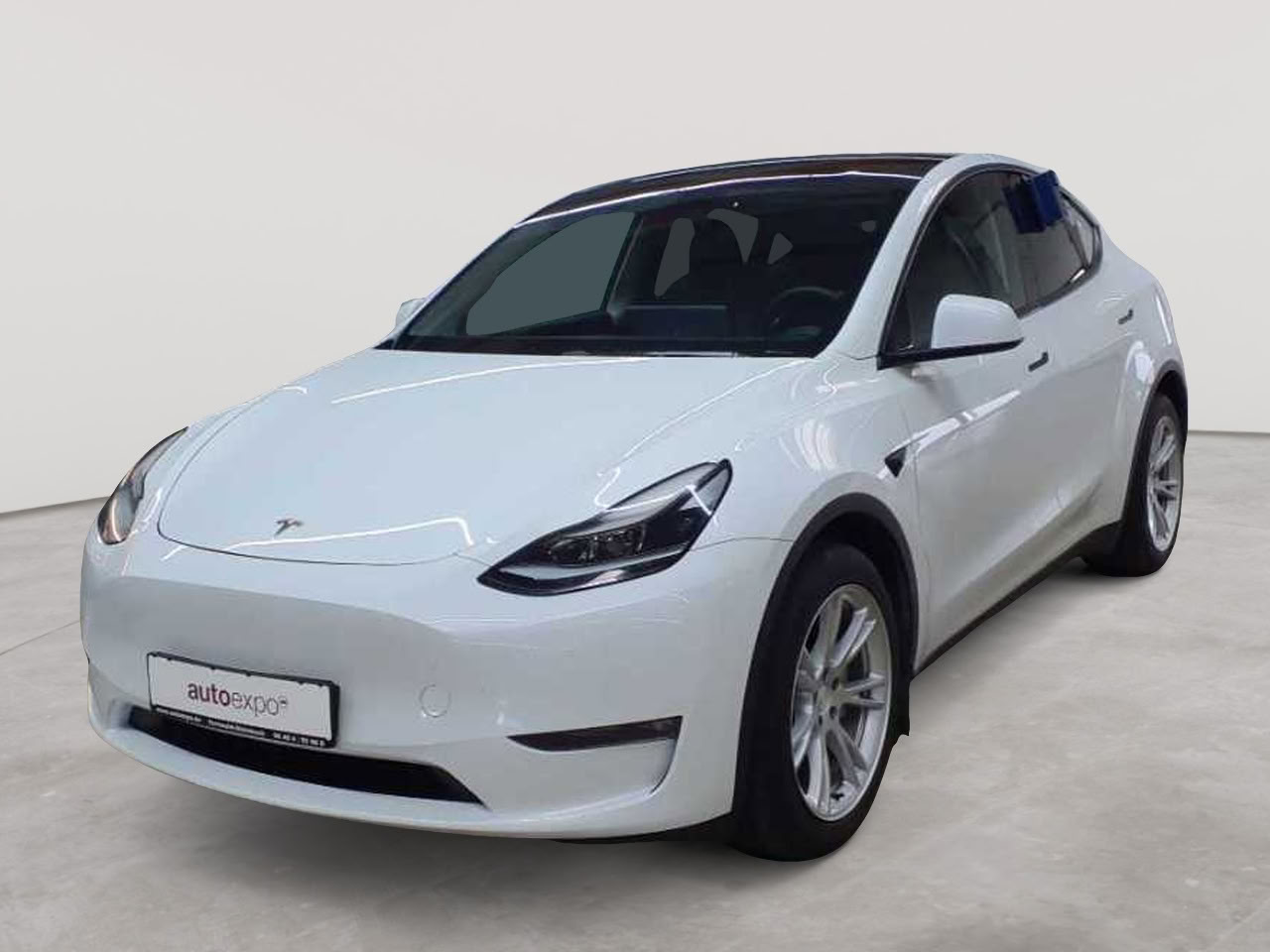 Tesla Model Y Long Range Dual Motor AWD 2