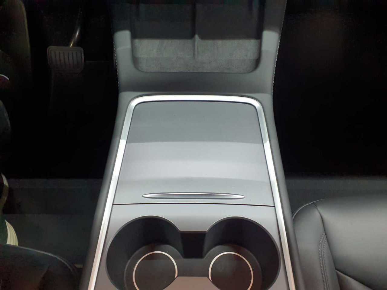 Tesla Model Y Long Range Dual Motor AWD 10