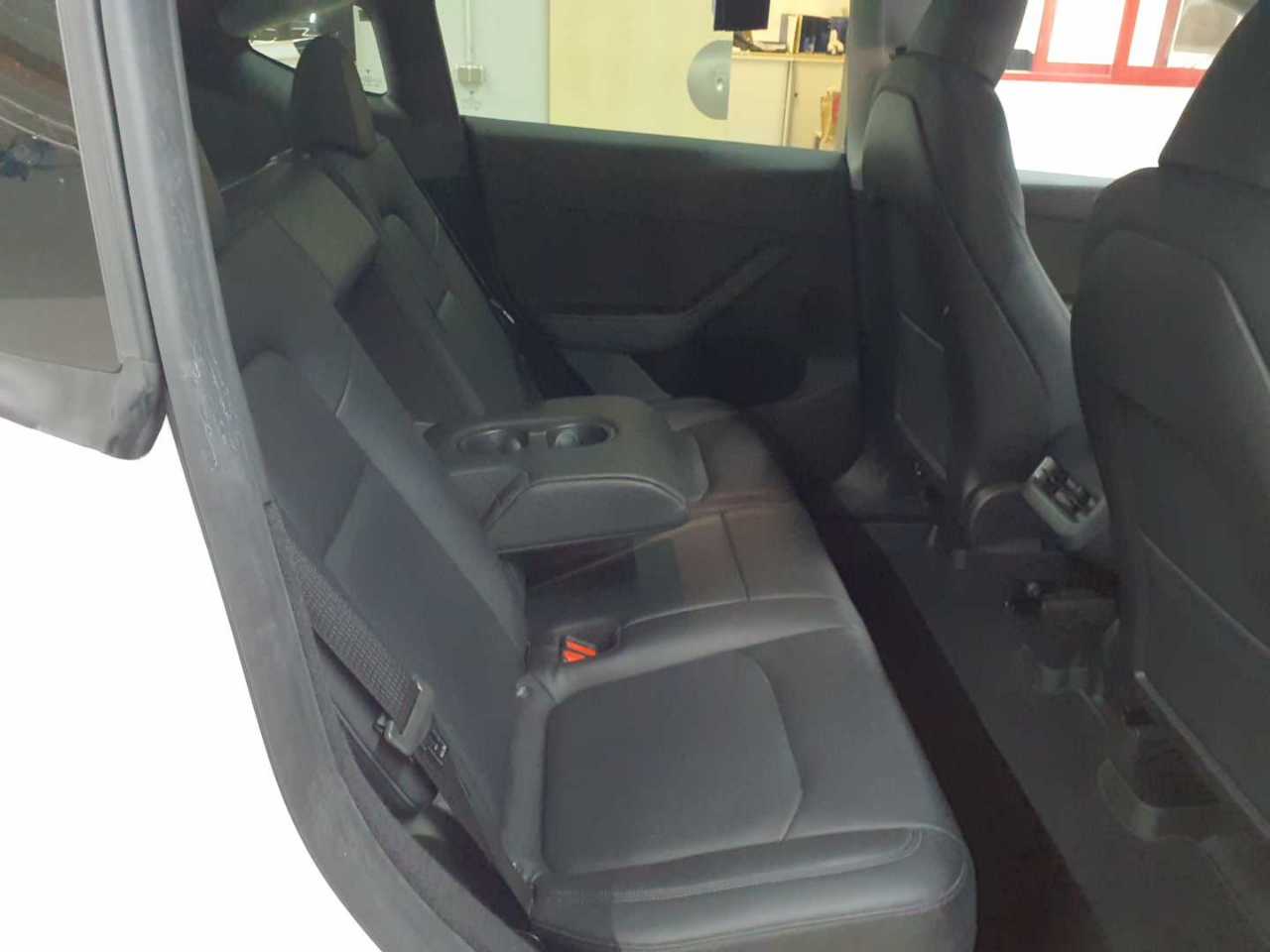 Tesla Model Y Long Range Dual Motor AWD 13