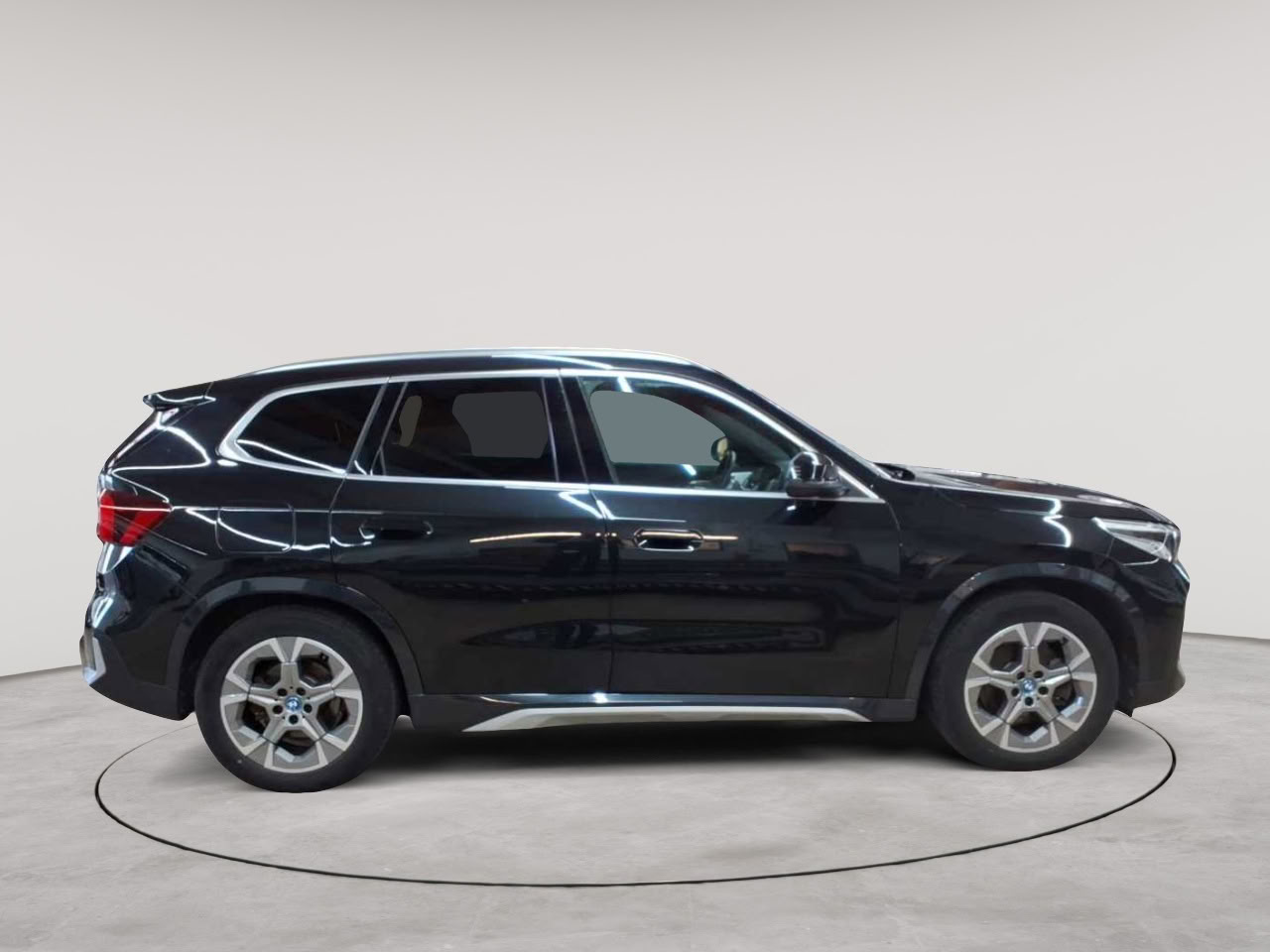 BMW iX1 xDrive30 xLine 3