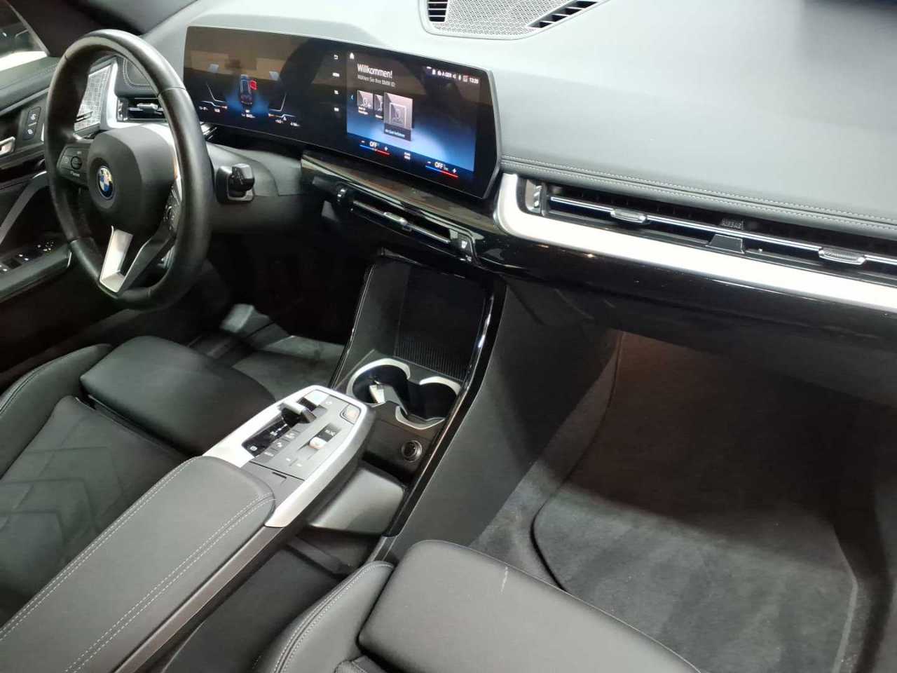 BMW iX1 xDrive30 xLine 9