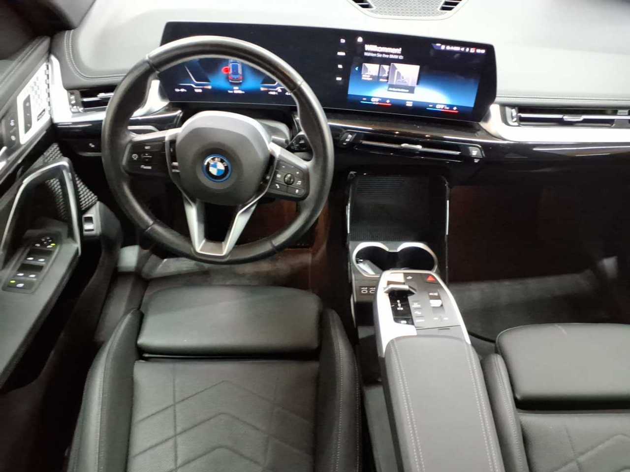 BMW iX1 xDrive30 xLine 10