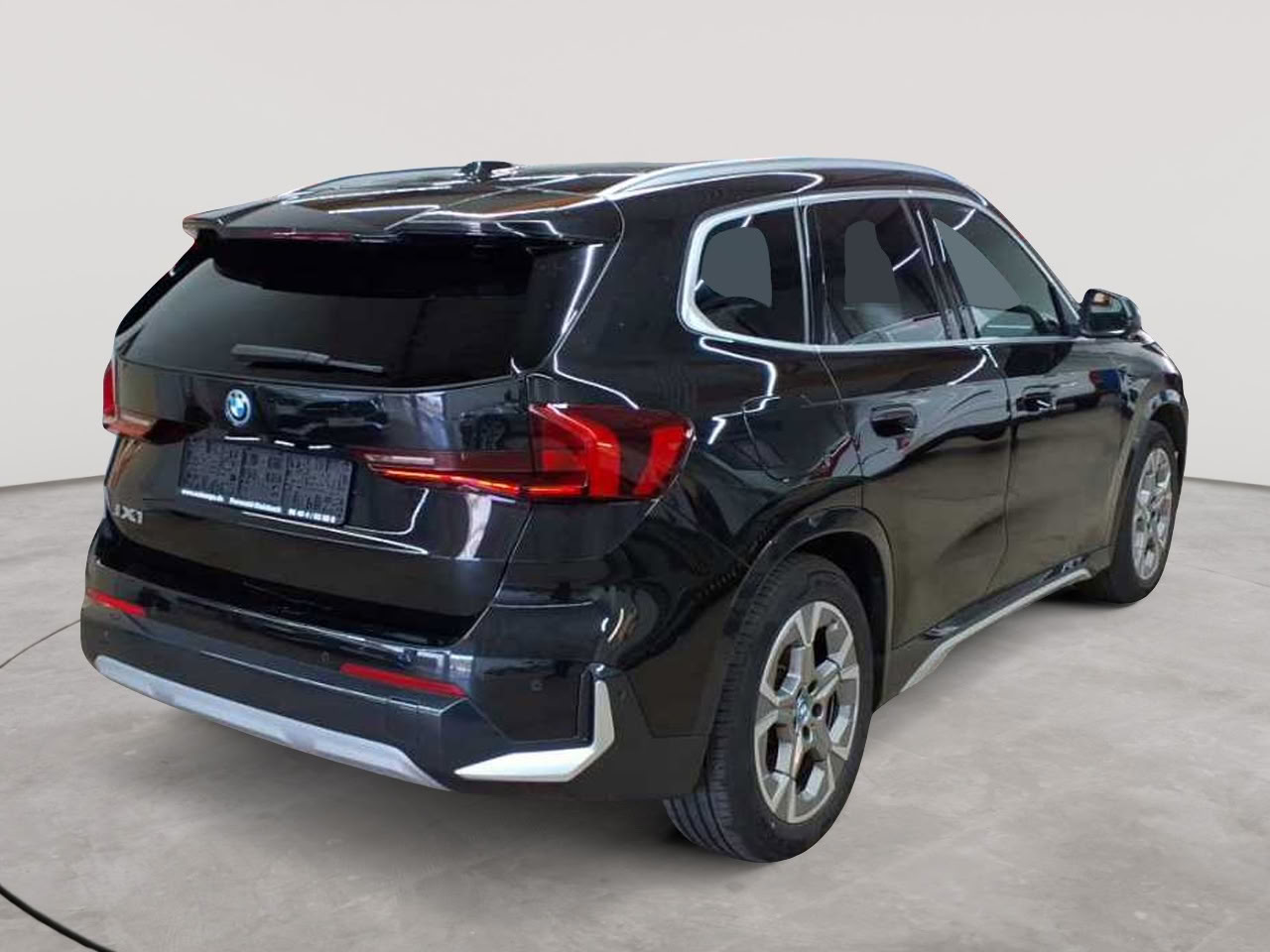 BMW iX1 xDrive30 xLine 4