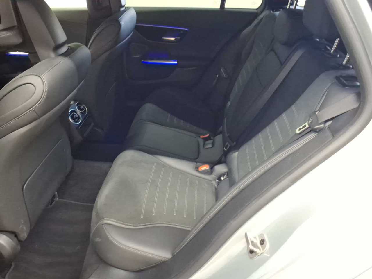 Mercedes-Benz C 220 d 4Matic T 9G-TRONIC AMG Line 13