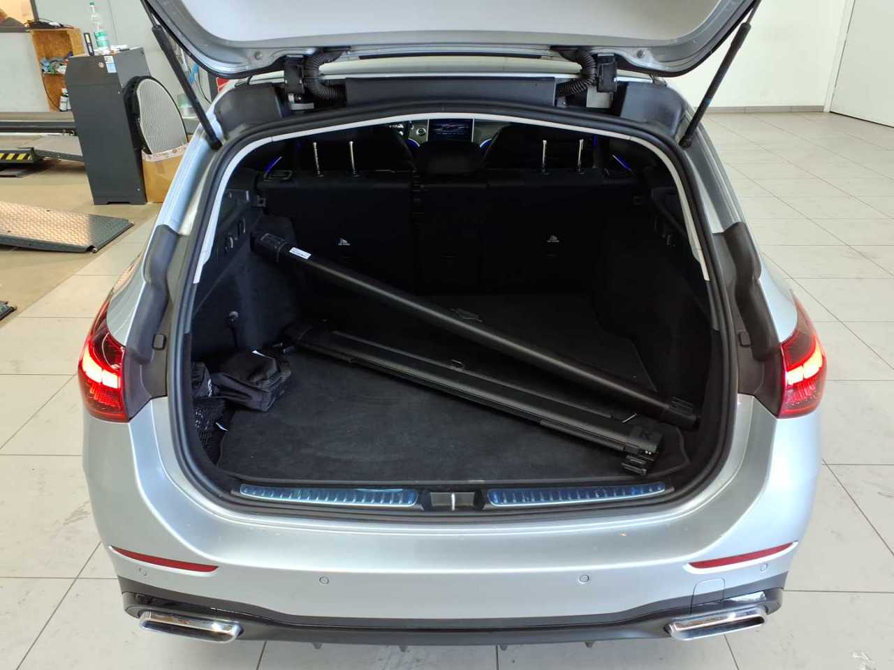 Mercedes-Benz C 220 d 4Matic T 9G-TRONIC AMG Line 15