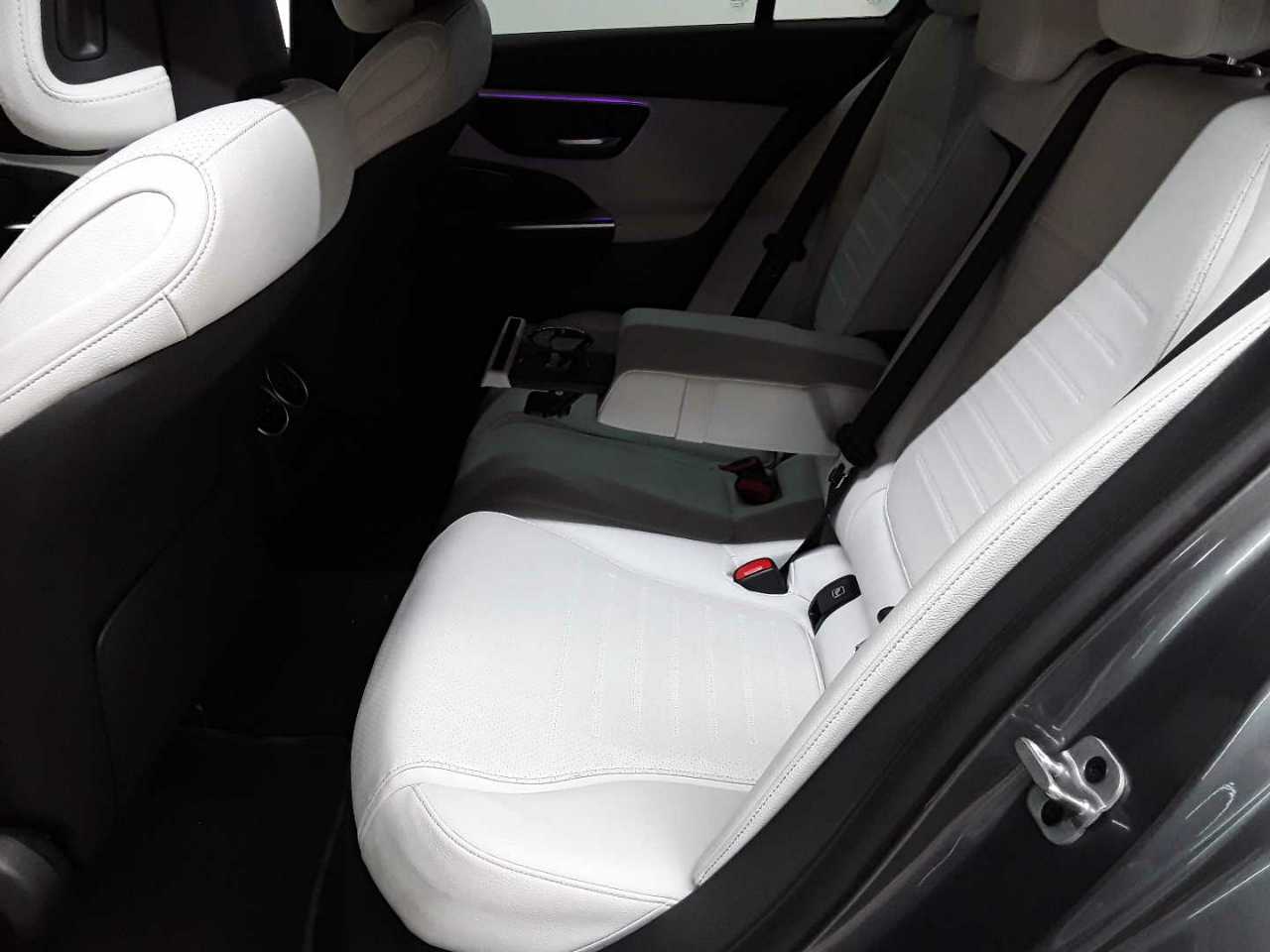 Mercedes-Benz C 300 d T 9G-TRONIC AMG Line 13
