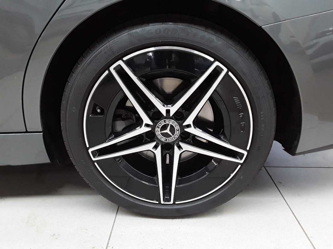 Mercedes-Benz C 300 d T 9G-TRONIC AMG Line 18