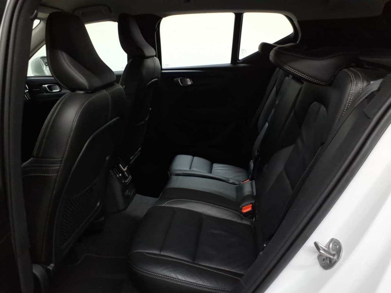 Volvo XC40 T4 Recharge DKG Plus Bright 13
