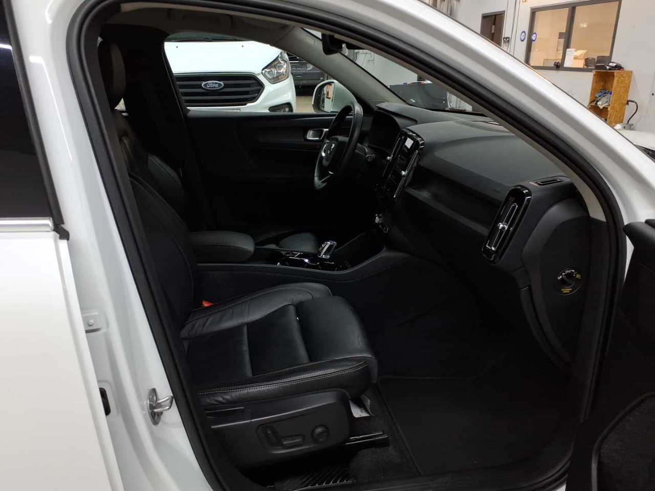 Volvo XC40 T4 Recharge DKG Plus Bright 8