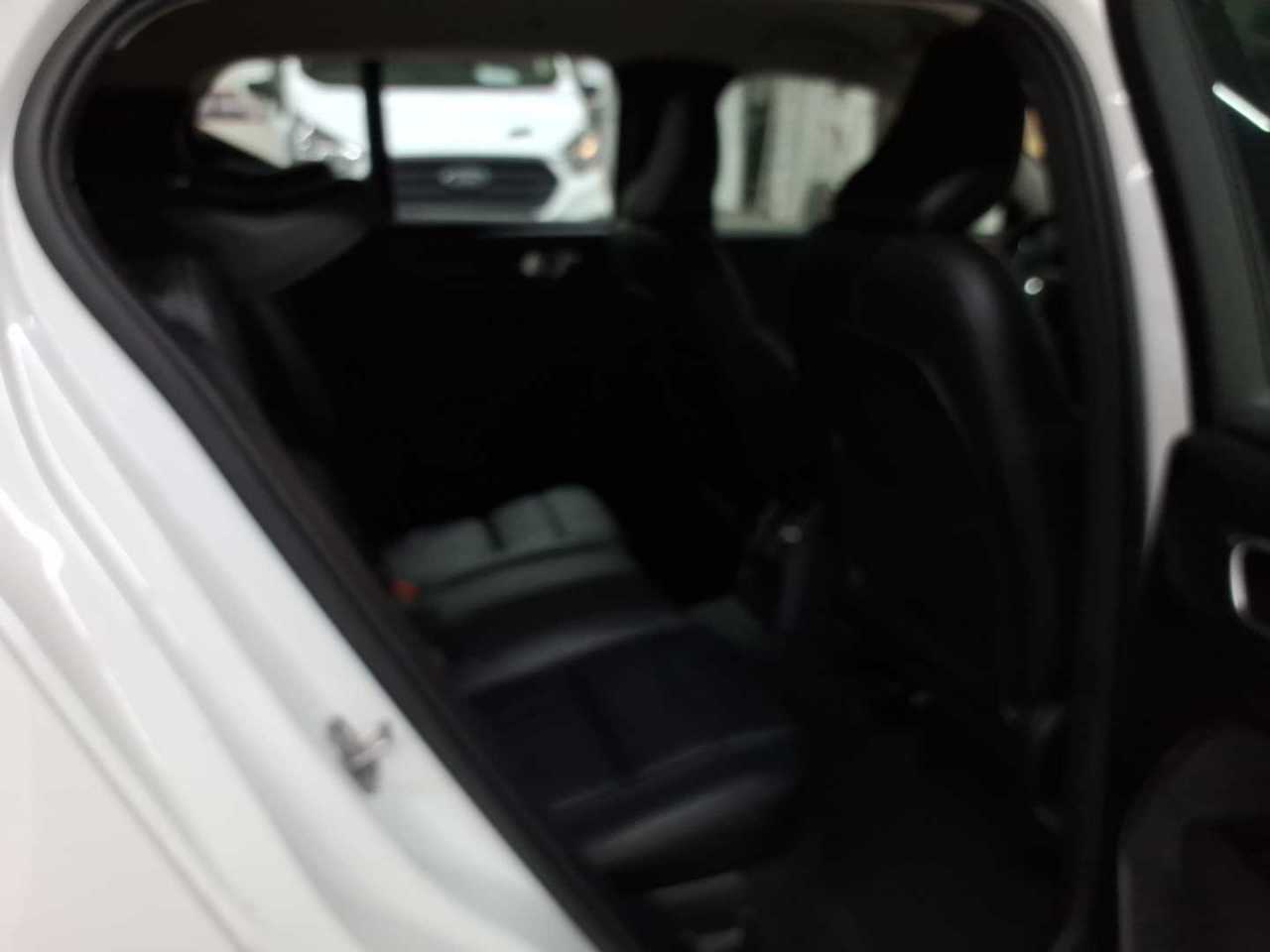 Volvo XC40 T4 Recharge DKG Plus Bright 14