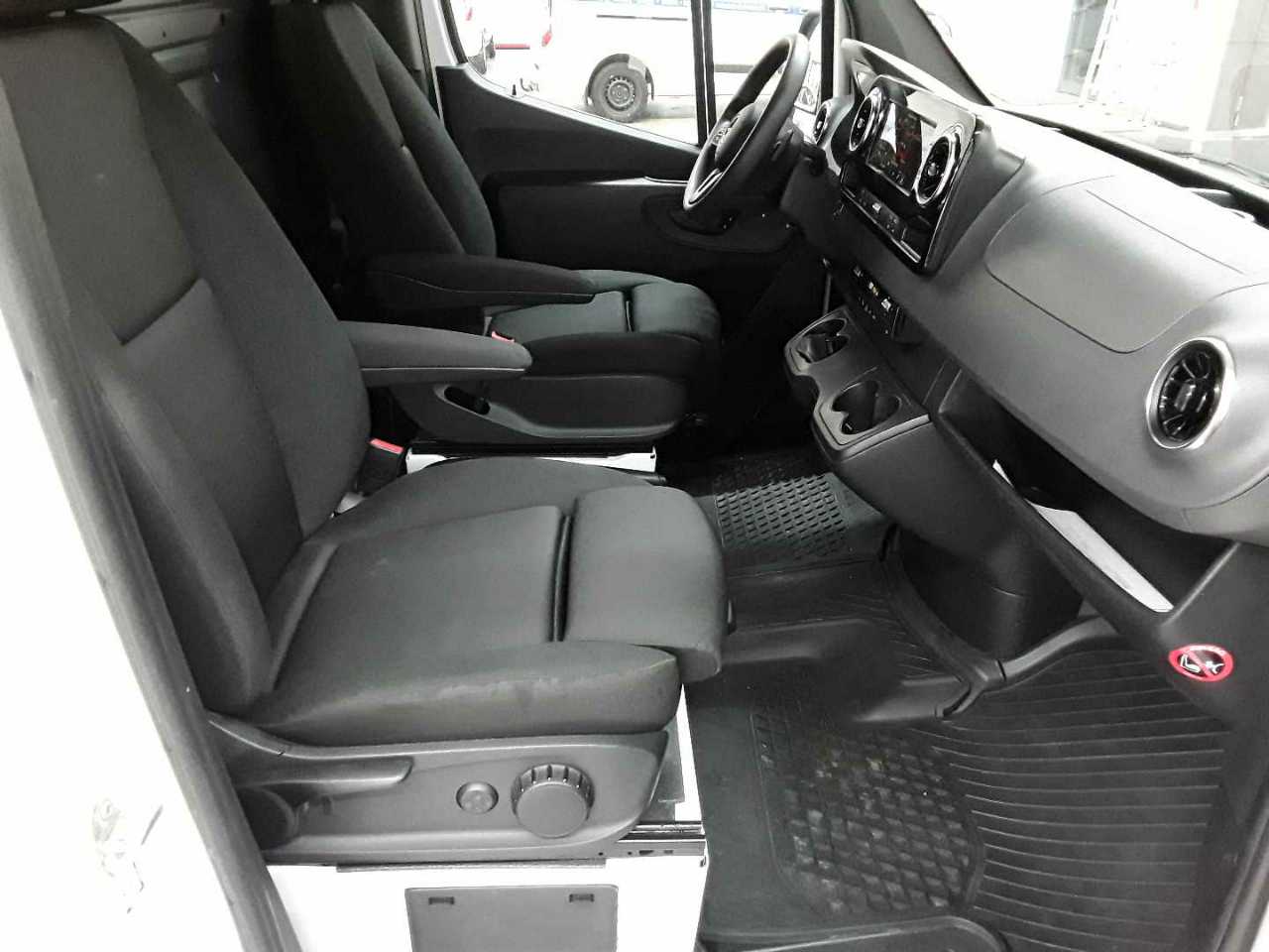 Mercedes-Benz 317 CDI Sprinter Standard HA 9G-TRONIC 8