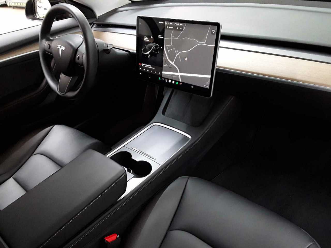 Tesla Model 3 RWD Hinterradantrieb 9