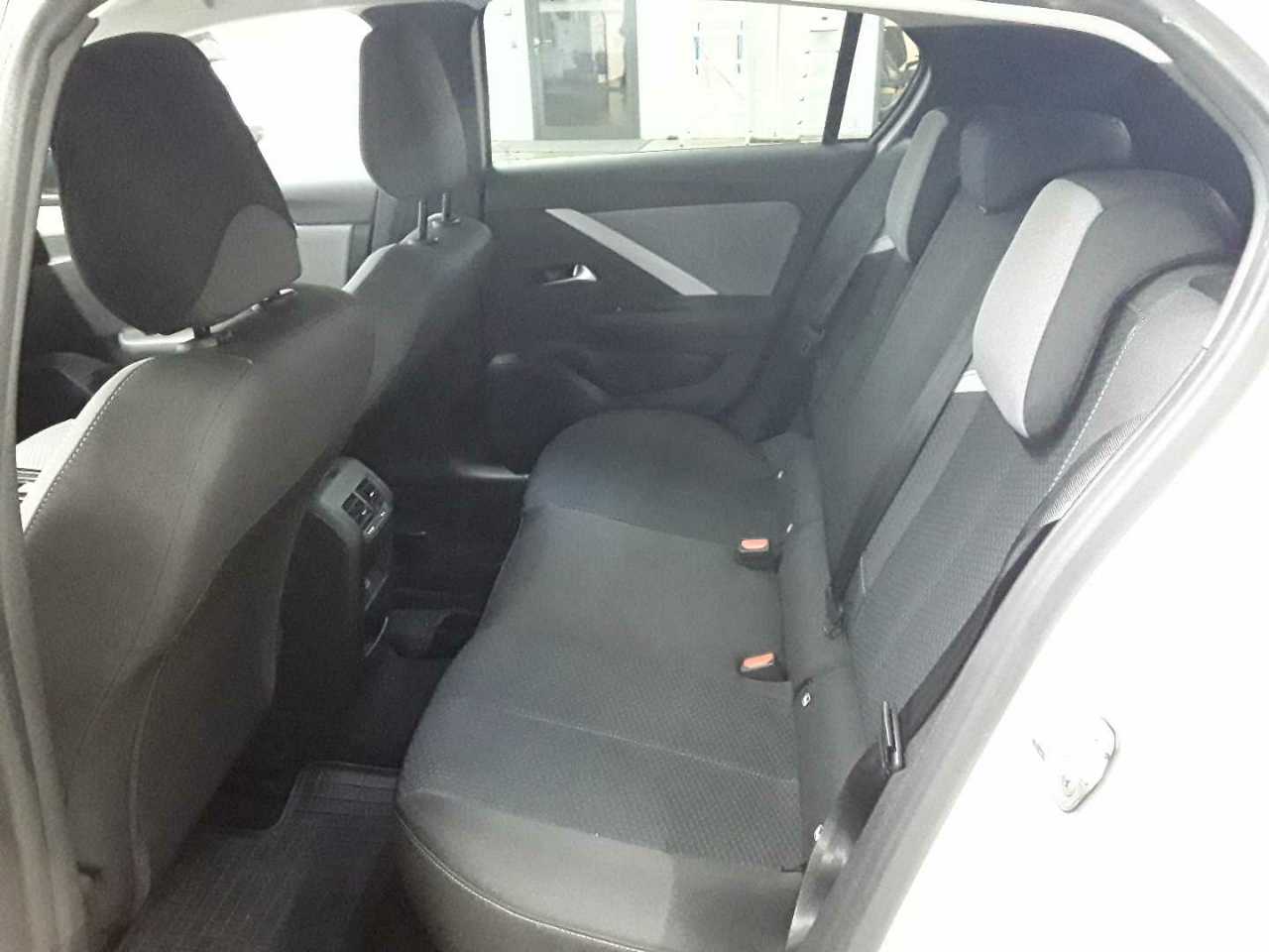 Opel Astra 1.2 Turbo Business Edition 13