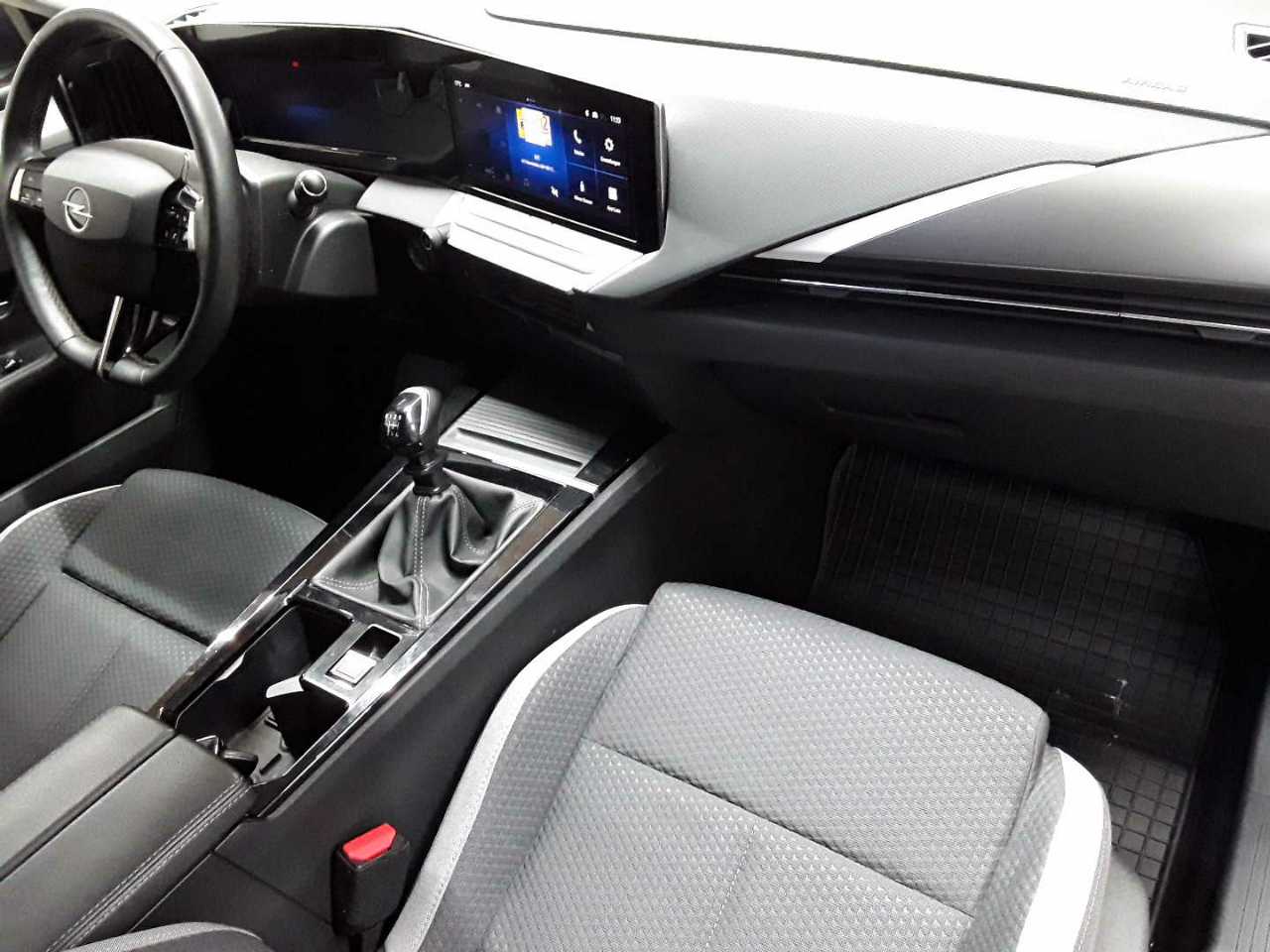 Opel Astra 1.2 Turbo Business Edition 9
