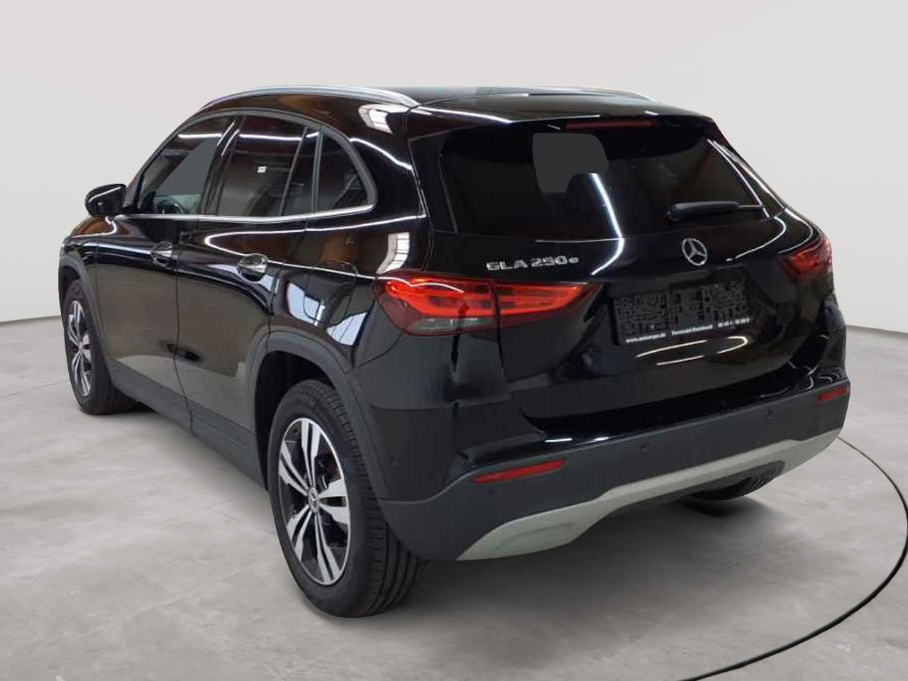 Mercedes-Benz GLA 250 e 8G-DCT Style 5