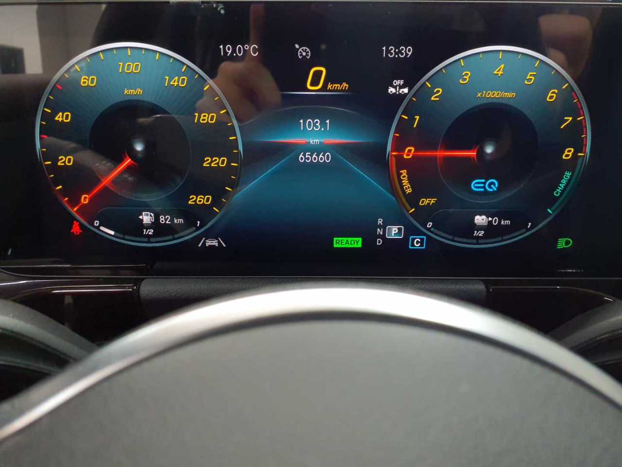 Mercedes-Benz GLA 250 e 8G-DCT Style 11