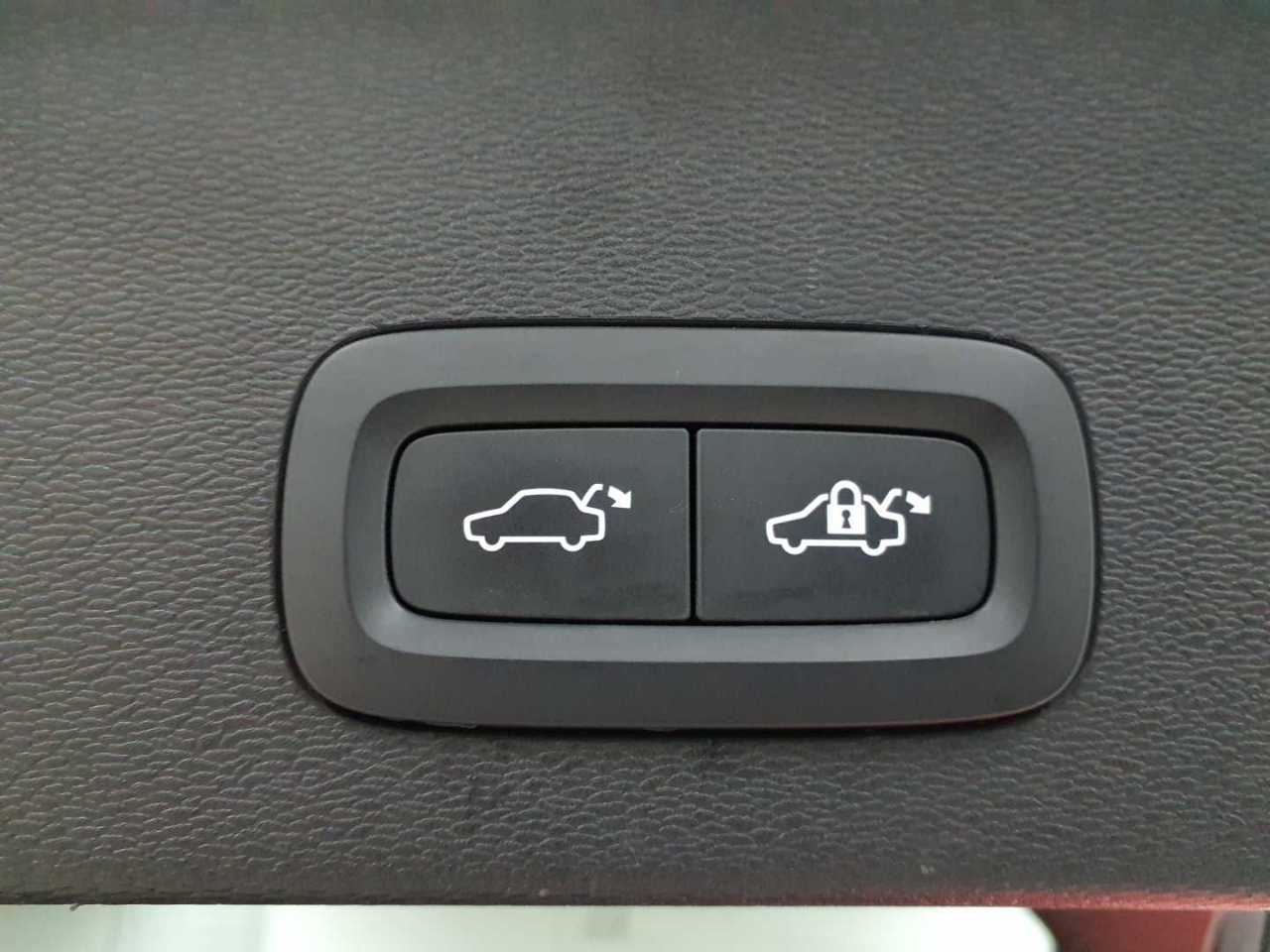 Volvo C40 Recharge 82 kWh Twin Motor Ultimate 18
