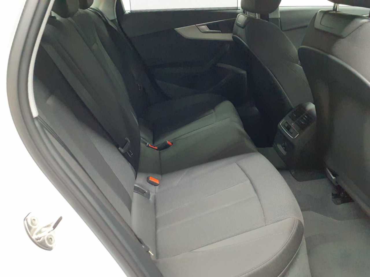 Audi A4 35 TFSI S tronic S line 14