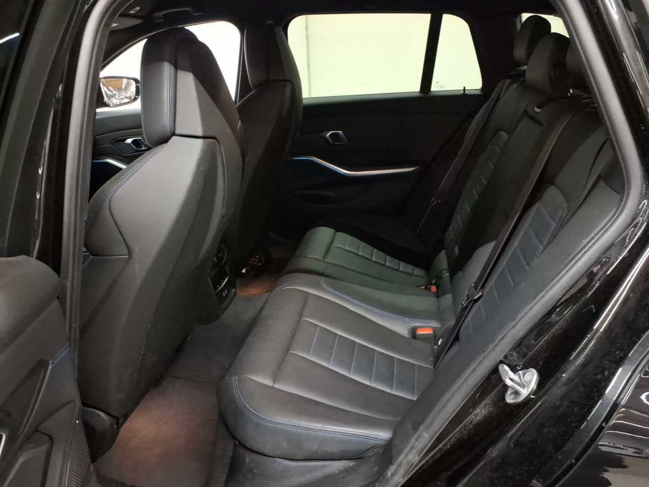 BMW 330e Touring xDrive Aut. 13